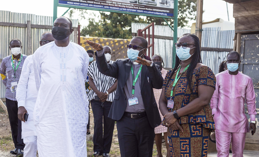 Alan Kyerematen Donates to KNUST