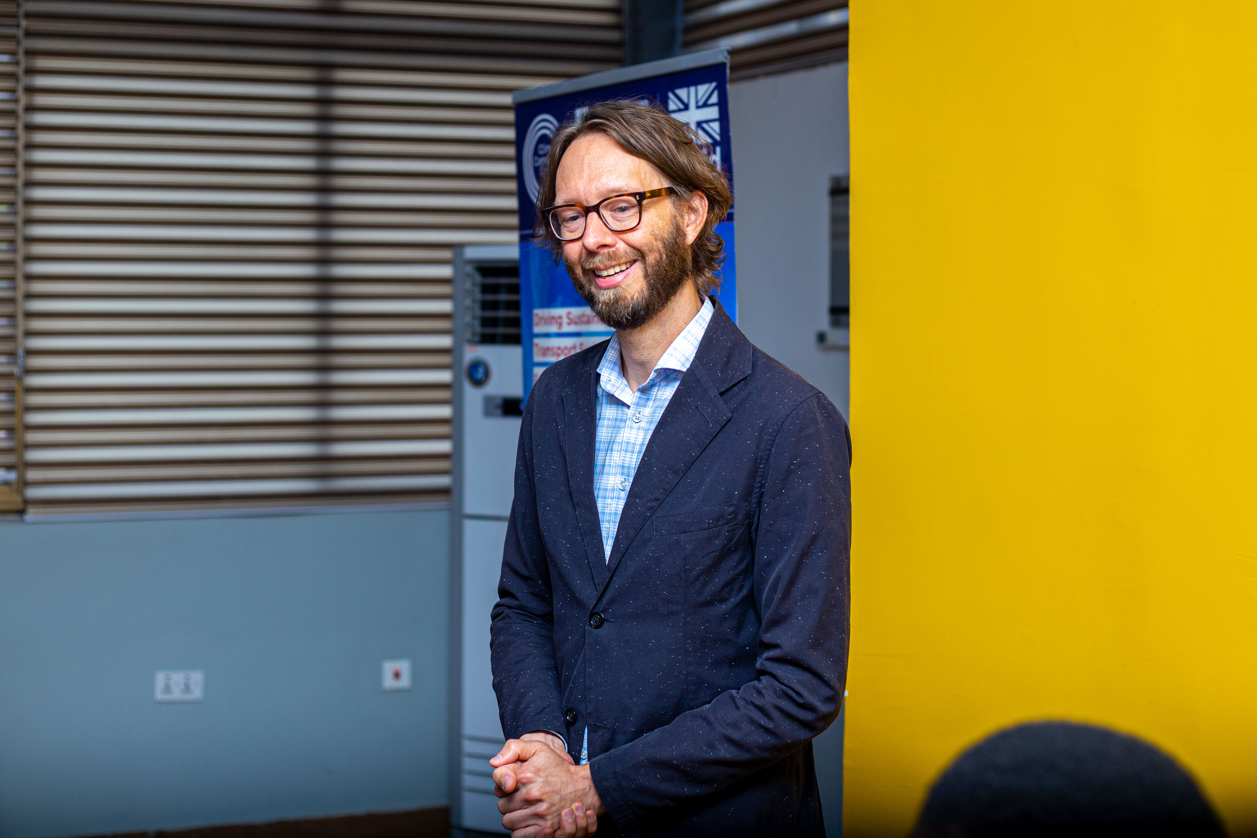 Dr. Koen van Dam