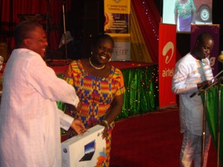 Prof. Esi Awuah receiving award