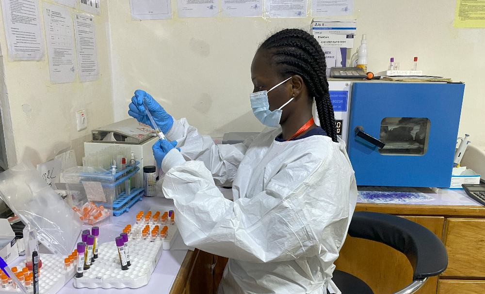 Harvesting serum samples for storage and further processing | Photo credit GHID-KCCR