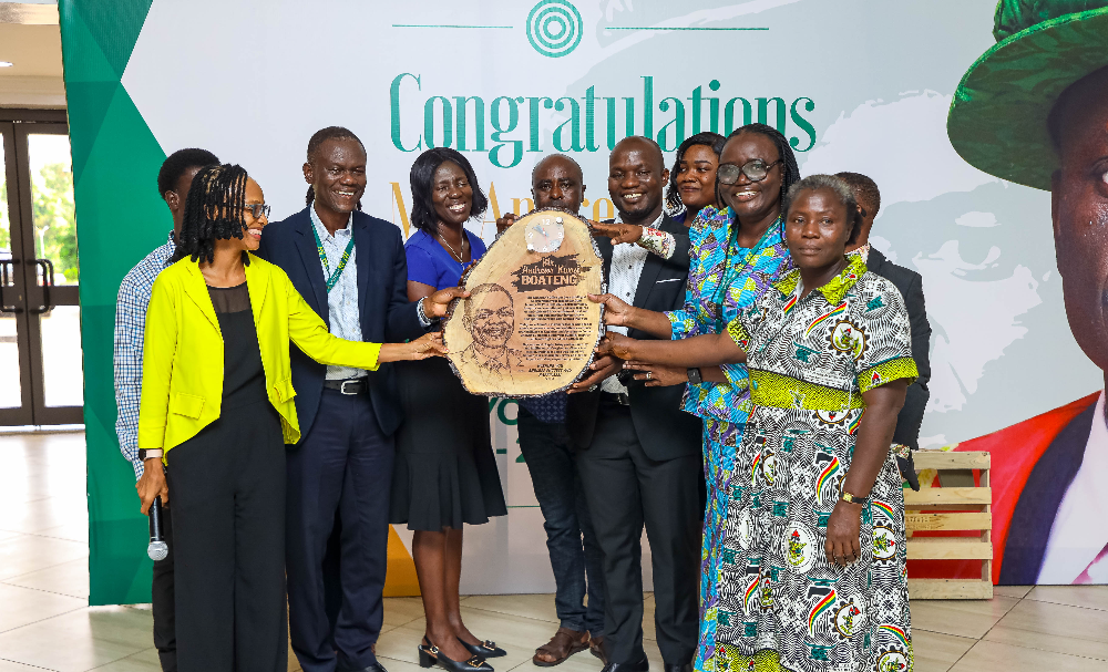 Registrar Andrews Boateng honoured as he retires from KNUST 6 r