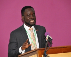 Dr Reginald Annan