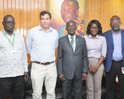 Deputy Australian High Commissioner Calls on Vice-Chancellor