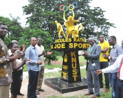 KNUST Unveils a Monument in Honour of Paa Joe