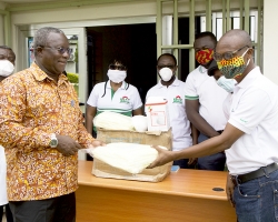 SSAK Donates to the University Hospital