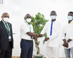 KNUST Medical Student Receives Donation in Aid of Medical Bills