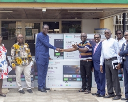 1993 SMS Year Group Donates Smart Televisions to Alma Mata