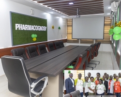 Pharmacy Class of 2000 Commissions a Renovated Conference Room
